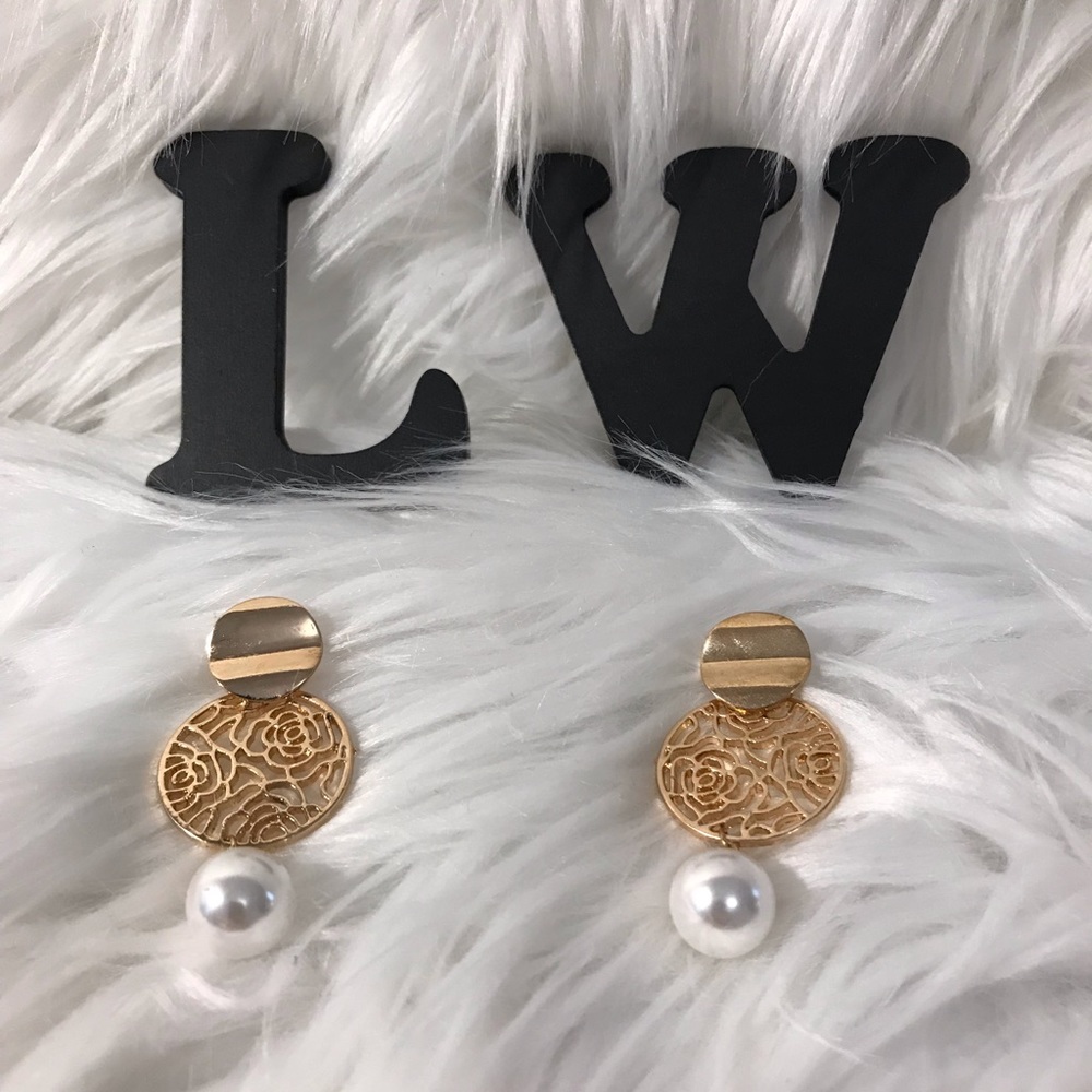 Earring-Hollow Rose